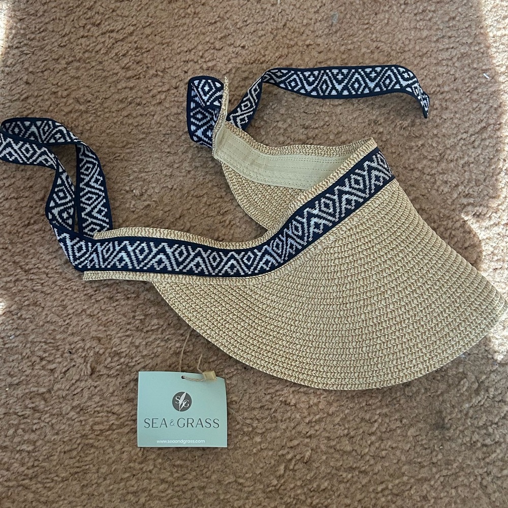 NWT Sea & Grass adjustable straw visor